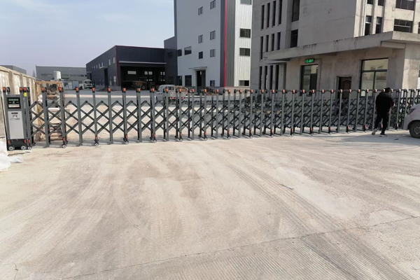 荊州瀚堃公司電動(dòng)門、錐形旗桿安裝